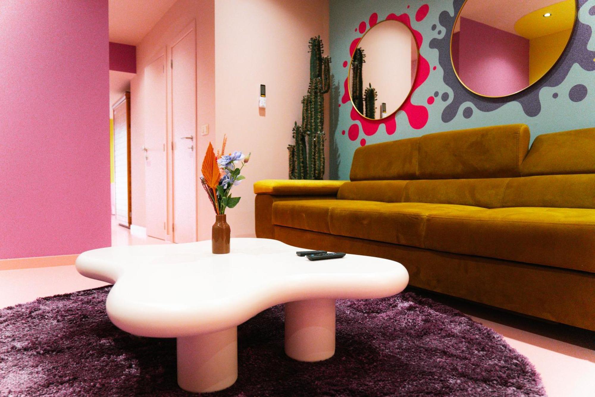 Capsule Girl Power Spa - Balneo - Sauna - Karaoke - Billard - 2 Chambres Charleroi Exterior photo
